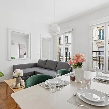 Apartment Charm 2br In The Grands Boulevards *