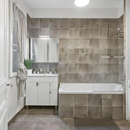 Charm 2br In The Grands Boulevards Apartment