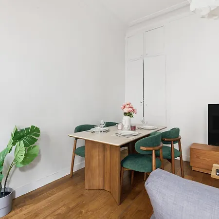 Apartment Charm 2br In The Grands Boulevards *