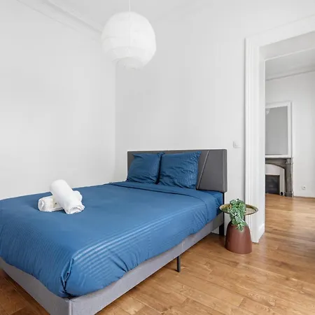 Apartment Charm 2br In The Grands Boulevards