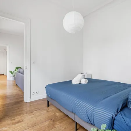 Apartment Charm 2br In The Grands Boulevards *